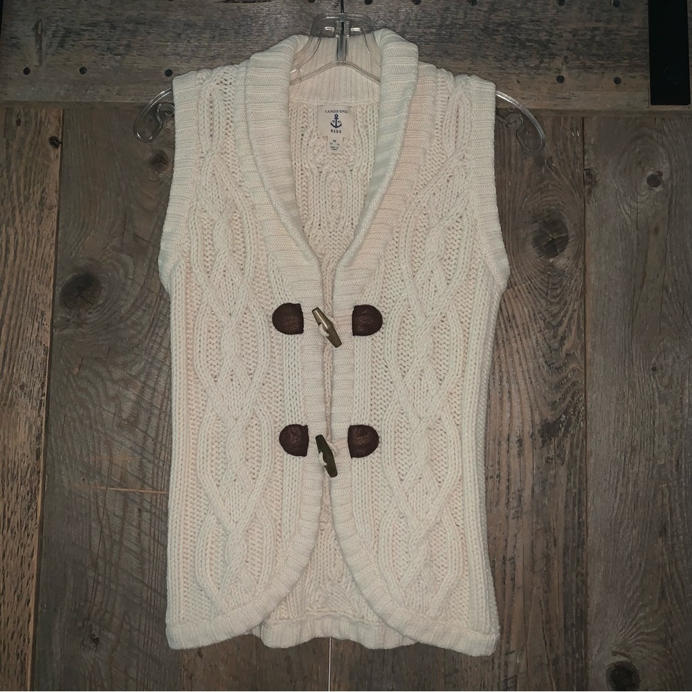 Girl’s M 10-12 LANDS’ END Cream Chunky Knit Sweater Vest Wood Toggles Beautiful